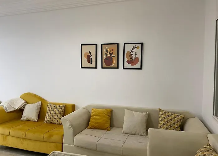Lovely 1-Bedroom Rental Unit With Sea View